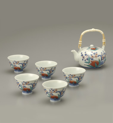 色鍋島桃文茶器